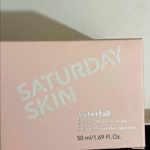 Saturday skin waterfall glacier water cream